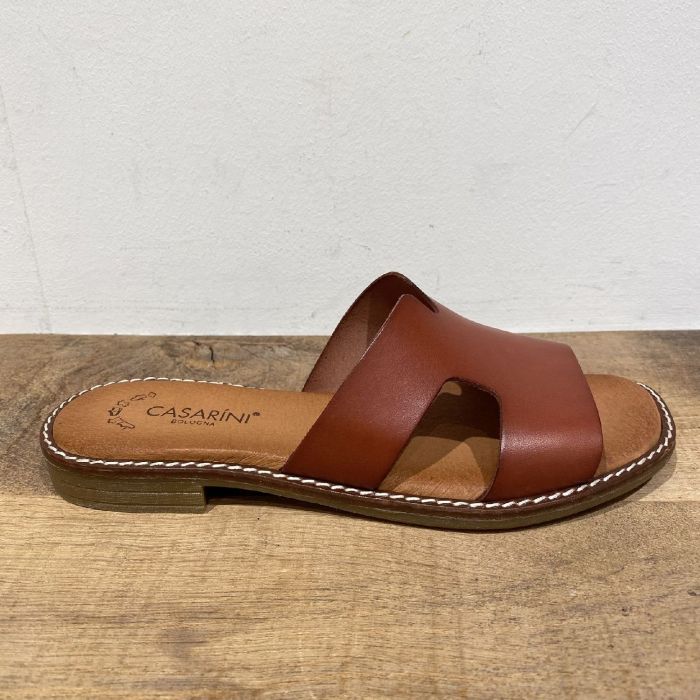 25300 nuez cognac open zijstuk slipper