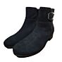 52.714-46 blauw suede bootie met gesp zijkant