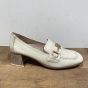 HV253951 uni beige loafer met bit op hak